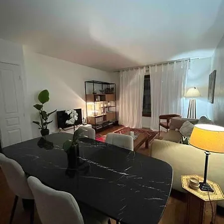 Apartment 15e *