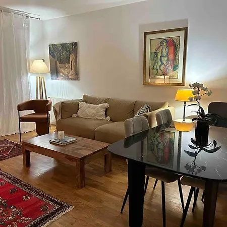 Apartment 15e *